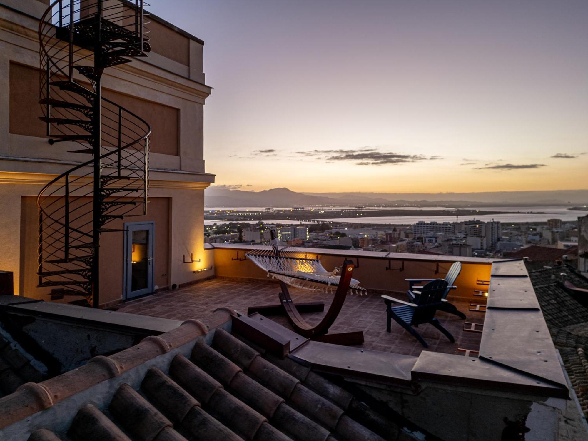 Palazzo Boyl 1840 Hotel กาญารี ภายนอก รูปภาพ