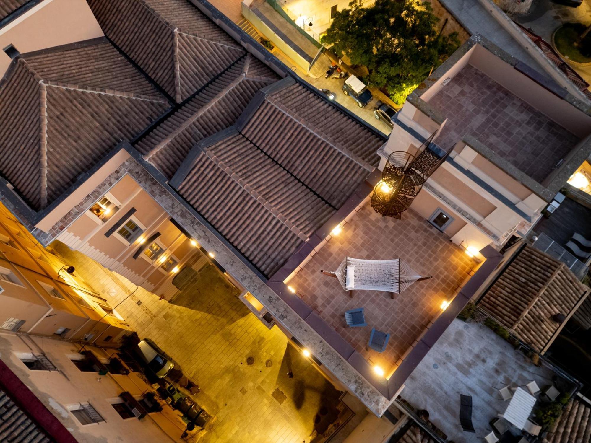 Palazzo Boyl 1840 Hotel กาญารี ภายนอก รูปภาพ