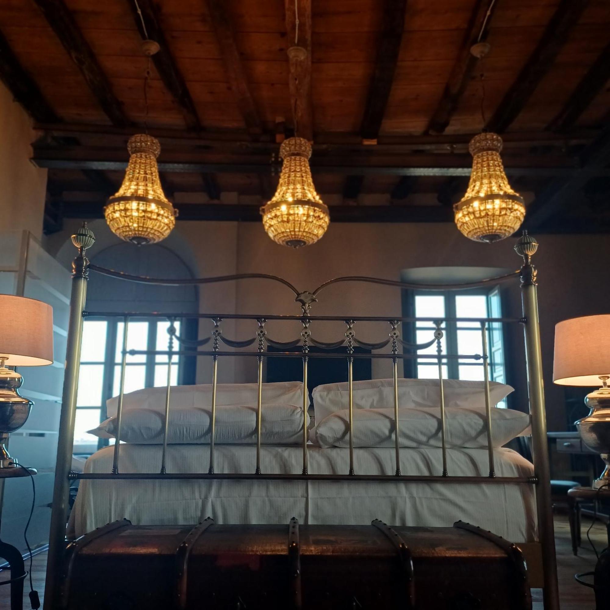 Palazzo Boyl 1840 Hotel กาญารี ภายนอก รูปภาพ