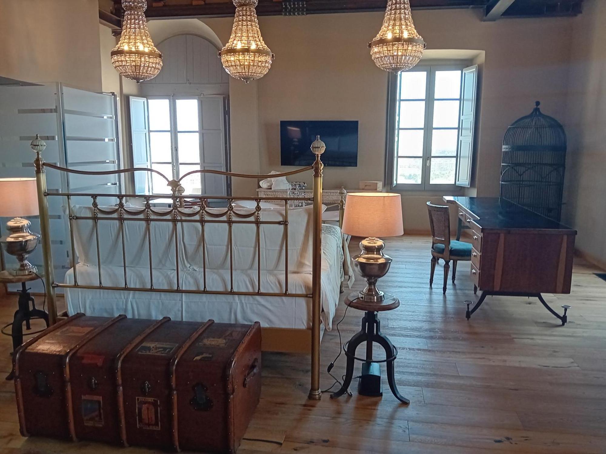 Palazzo Boyl 1840 Hotel กาญารี ภายนอก รูปภาพ