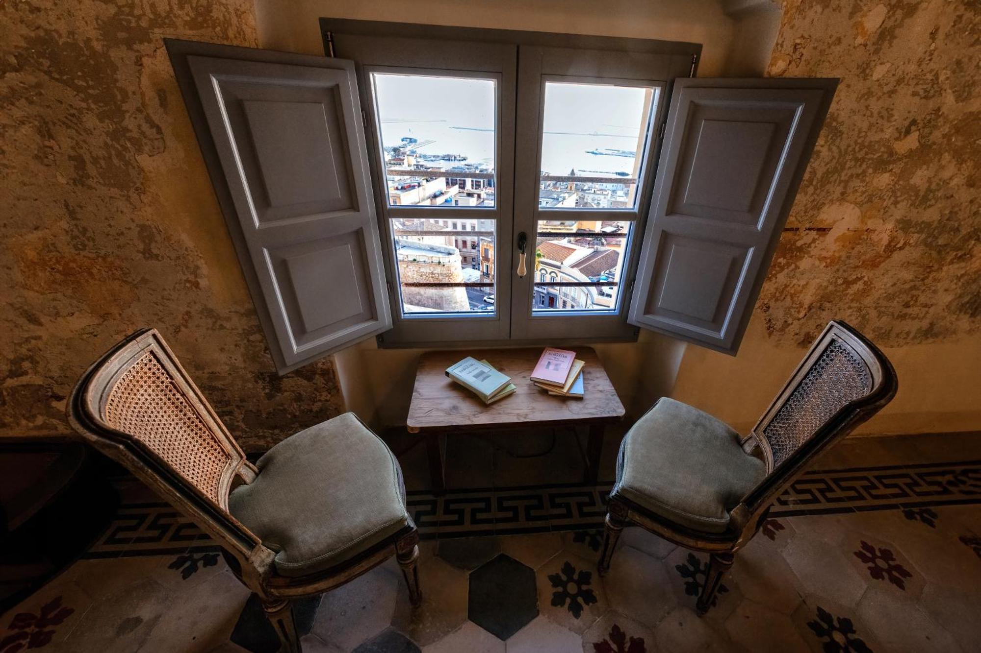 Palazzo Boyl 1840 Hotel กาญารี ภายนอก รูปภาพ