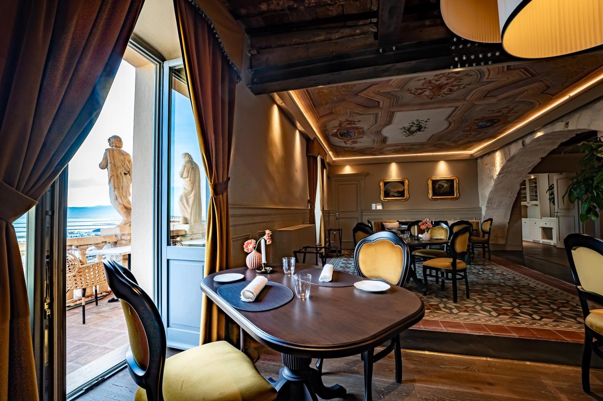 Palazzo Boyl 1840 Hotel กาญารี ภายนอก รูปภาพ